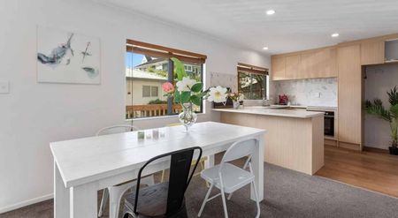 Extraordinary East Coast Rd Home - Photo 4