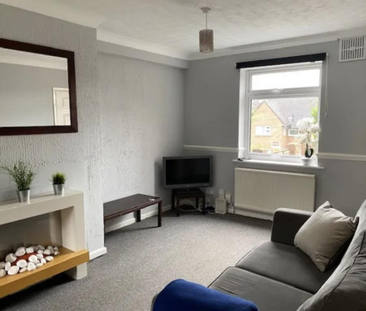 4 bedroom semi-detached house to rent - Photo 1