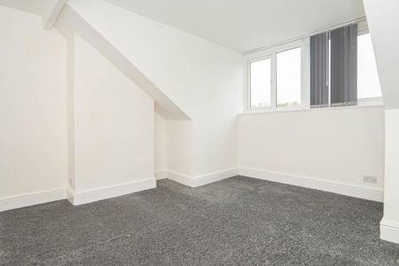 4 bedroom terraced house to rent - Photo 3