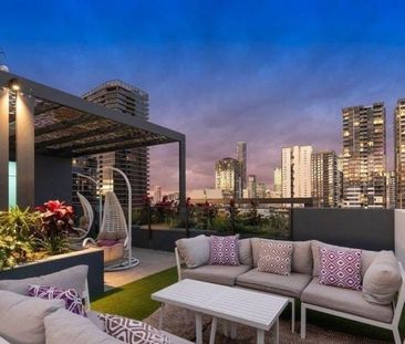 Entertain & Enjoy Brisbane Skyline on the Rooftop! - Photo 2