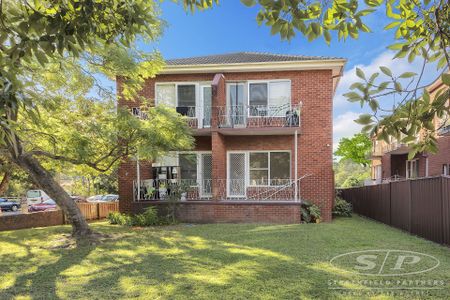 Spacious 2 bedroom unit - Photo 5