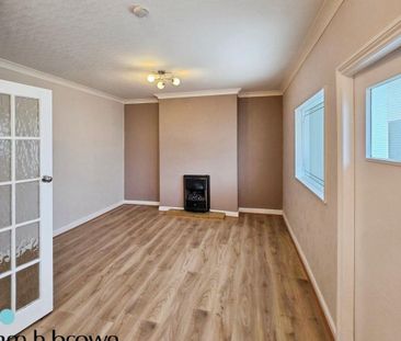Shirley Gardens, BARKING - Photo 2