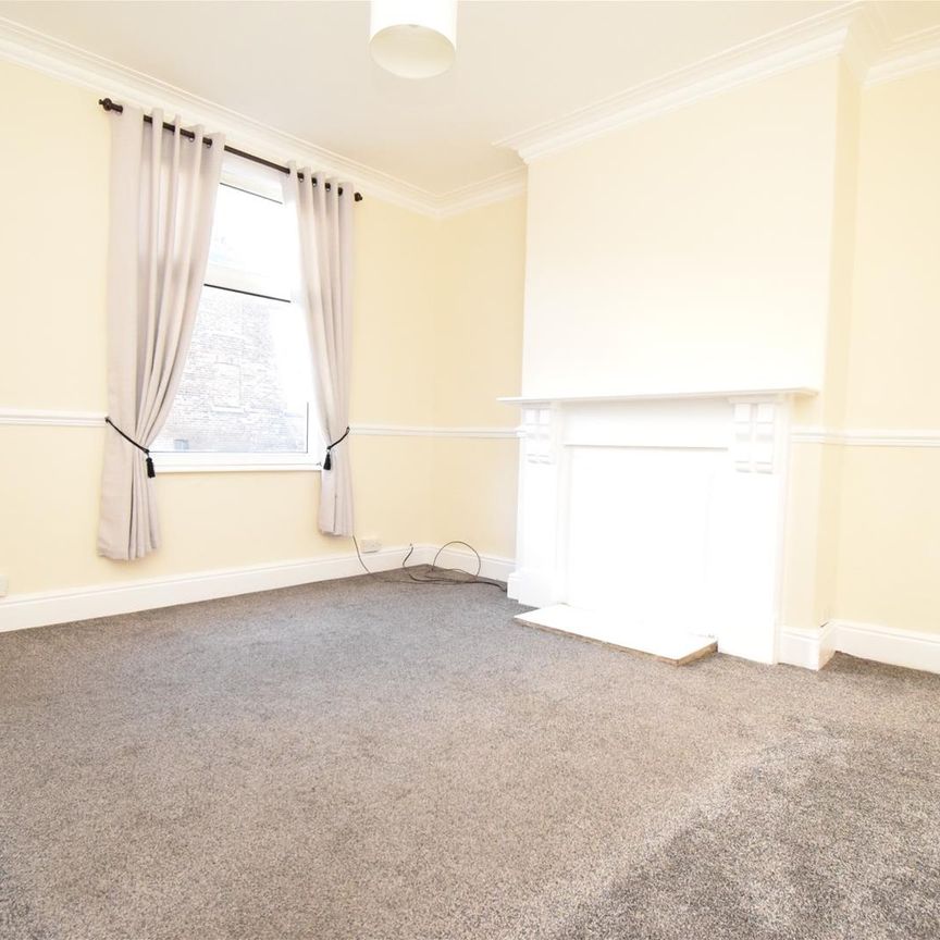 Ouchthorpe Lane, Outwood - Photo 1