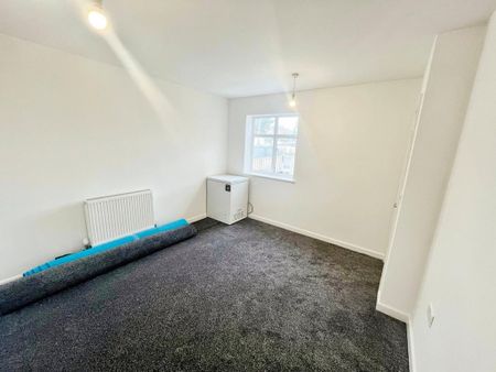 2 bedroom semi-detached house to rent - Photo 4