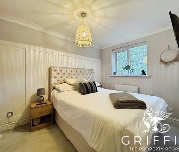 Woodstock Crescent, Laindon, Basildon, SS15 - Photo 6