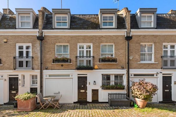 3 bedroom mews to rent - Photo 1