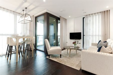 Thornes House, 4 Charles Clowes Walk, London, SW11 flat to rent - Photo 2