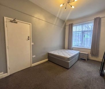 Victoria Road (room 1), Morley, Leeds - Photo 4
