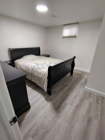 For Lease - 70 Orsett Street, Oakville, Ontario - Photo 4