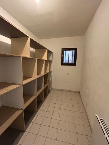 SOMMIERES CENTRE PIETON - Appartement T3 de 74.62m² au 2ème étage - Photo 2