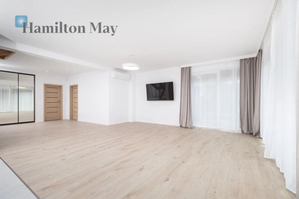 Elegancki dom w Lusinie - nowoczesna nieruchomość z basenem i dużym ogrodem - Фото 1