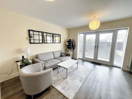 3 bedroom semi-detached house to rent - Photo 3