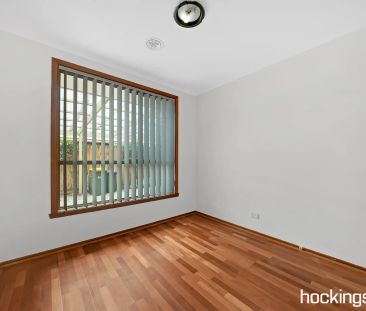 SPACIOUS FAMILY HOME OFFERING EXTREME CONVENIENCE - Photo 6