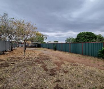 1 Bedroom Partly Furnished Unit Conveniently Located! - Photo 1