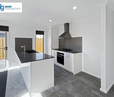 Brand New Modern 3-Bedroom Be The First Ever Tenant! - Photo 2