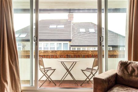 Glendale Drive, London, SW19 maisonette to rent - Photo 5