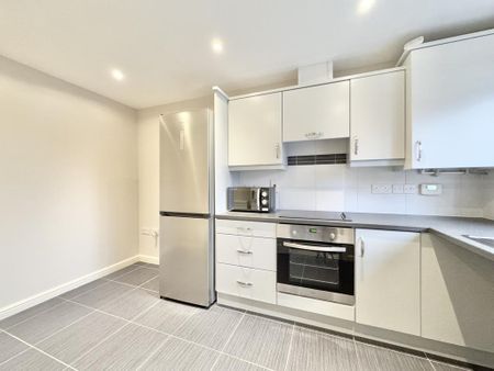 3 bedroom terraced house to rent - Photo 2