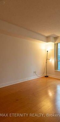 Yonge/Sheppard Bright +Spacious 1Bdrm Freshly Painted 9Ft Ceilings - Photo 1