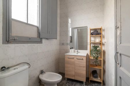 Carrer de Calàbria, Barcelona, Catalonia 08015 - Photo 4