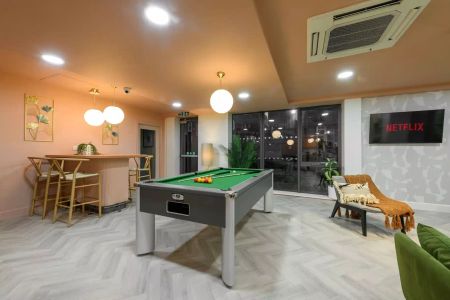 Studio Silver - Photo 3