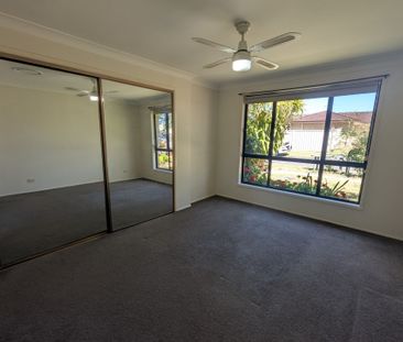 Spacious Family Home with Multiple Living Areas and Exceptional Out... - Photo 3