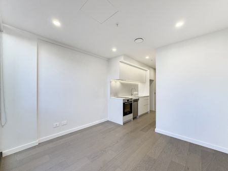 Welcome to apartment 411 in Hyde Lane. - Photo 4