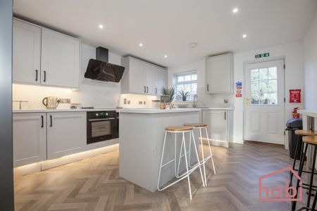 1 bedroom in a house share to rent - Photo 4