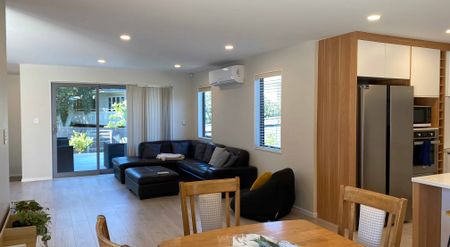 near new modern townhouse - Photo 4