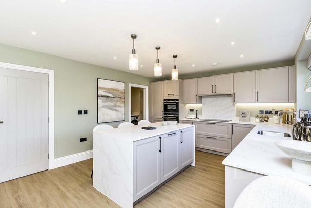 4 bedroom detached house to rent - Photo 1