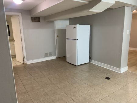 For Lease - 5 Tulloch Drive Unit# ( Lower ), Ajax, Ontario - Photo 3