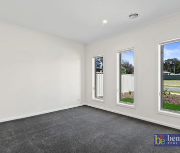 Spacious and Modern Living in North Bendigo - Photo 1