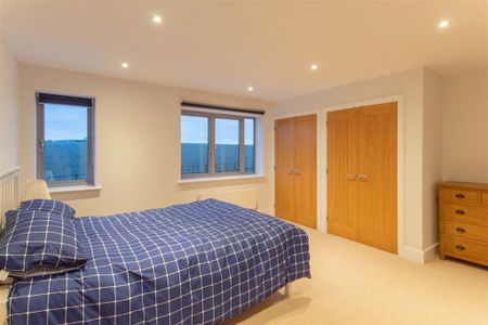 4 bedroom link detached house to rent - Photo 4