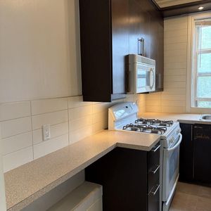 3 Bedrooms - 2384 Avenue Beaconsfield, Montréal - Photo 2