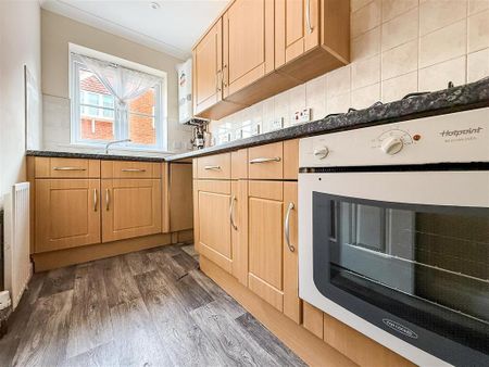 2 bedroom terraced house to rent - Photo 3