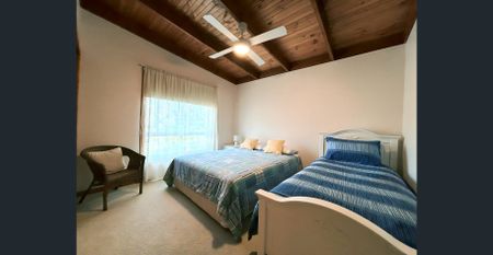 Family Home in Court Location - Photo 4