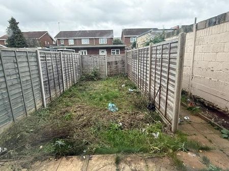 2 bedroom terraced house to rent - Photo 3