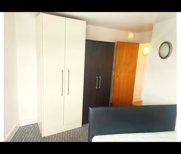 2 Bed Penthouse, Raphael House, IG1 - Photo 4