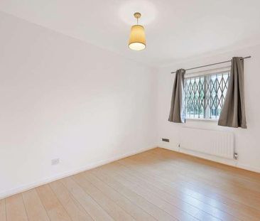 Adams Close, Surbiton, KT5 - Photo 6