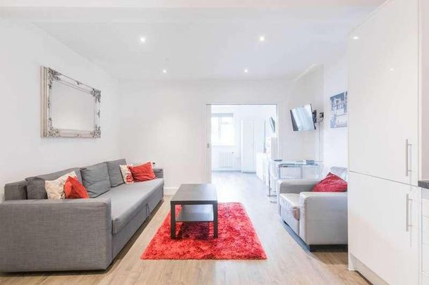 Holloway Road, Holloway, N7 - Photo 1