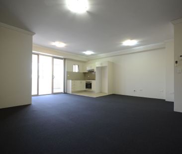 2 Bedroom Apartment in Handy Location&excl; - Photo 3