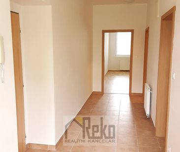 Pronájem bytu 2+kk 61 m², V Zahradách, Beroun - Photo 6