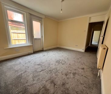 2 bedroom maisonette to rent - Photo 1