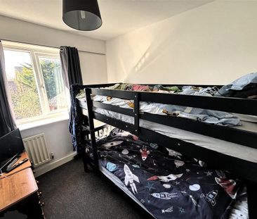 3 bedroom end of terrace house to rent - Photo 4