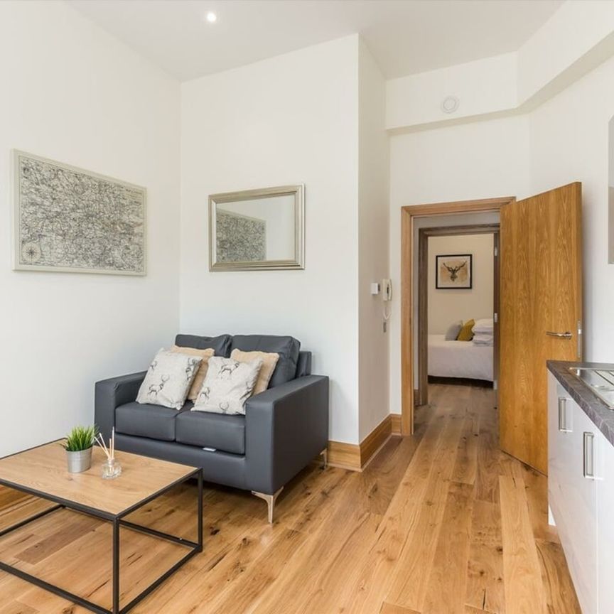 1 Bed Flat, St Johns Road, TW9 - Photo 1
