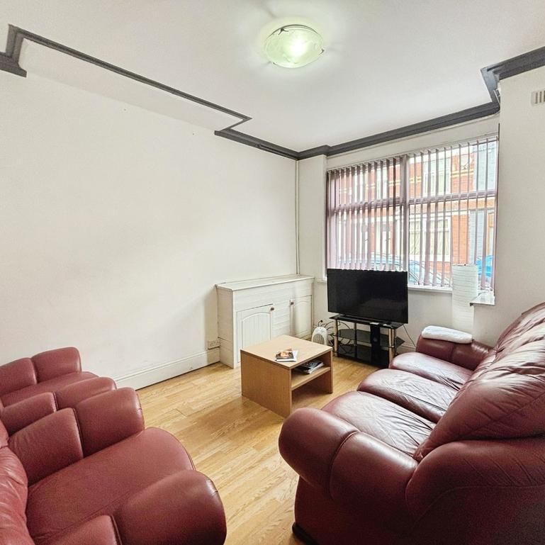 5 bedroom terraced house to rent - Photo 1