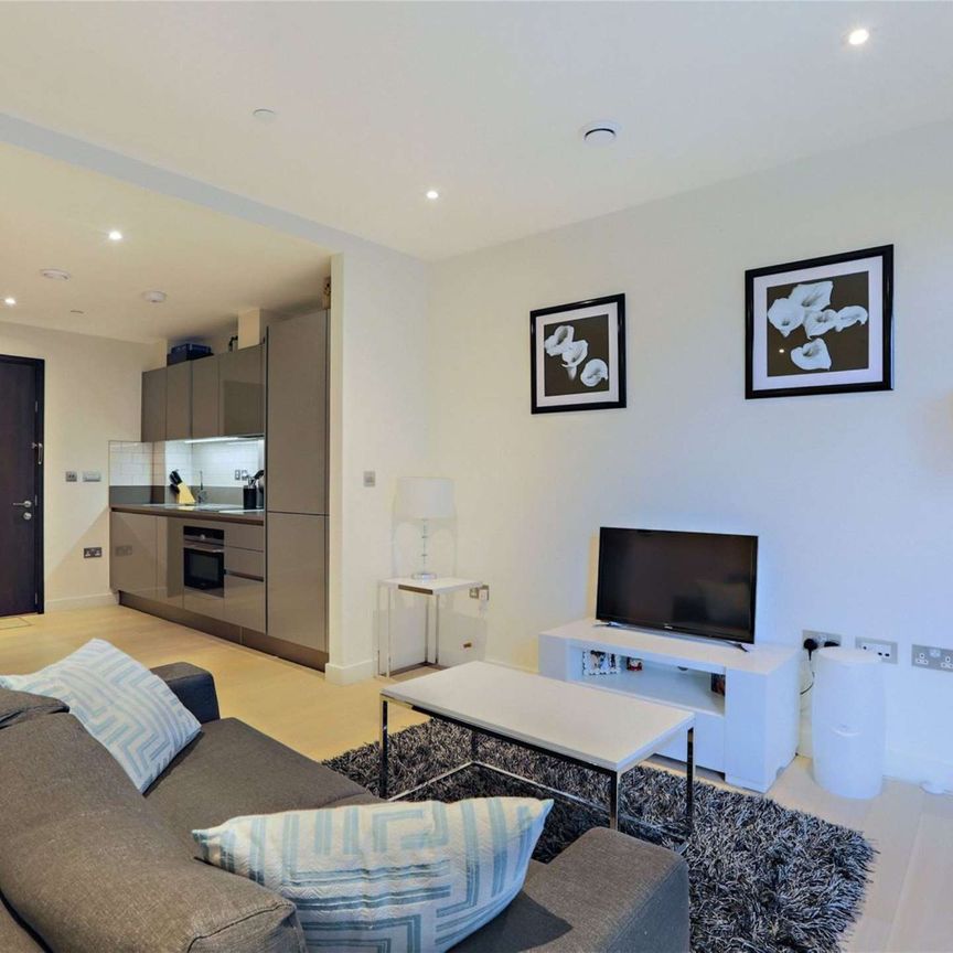 Superb second floor studio apartment in The Roper Building in Greenwich Peninsula, the newest development close to the o2. - Photo 1