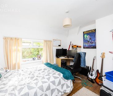 6 bedroom semi-detached house to rent - Photo 2