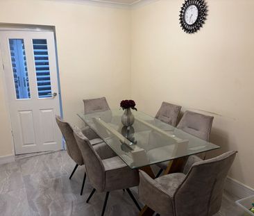 3 Bed Semi-Detached House, Maple Croft Crescent, S9 - Photo 2