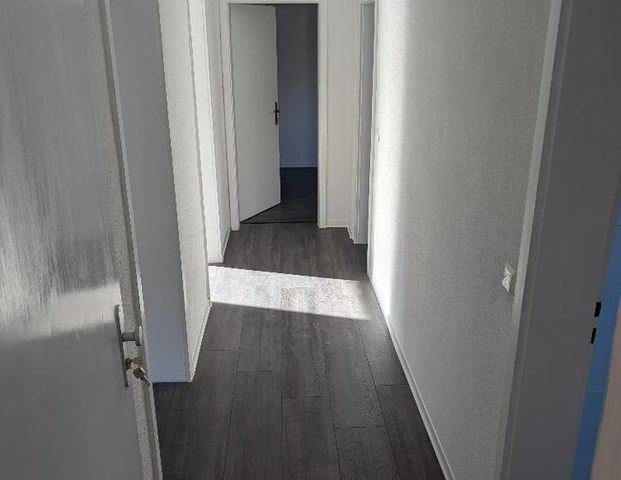 Schöne 3 - Zimmer Obergeschosswohnung in ruhiger Lage von Gummersbach - Foto 1