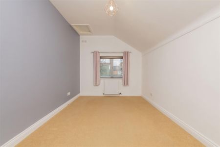 3 bed House - Mid Terrace To Let - Photo 4